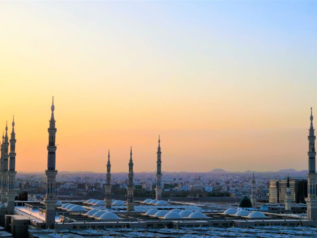 المدينة المنورة: دليل السياحة الشامل لأطهر بقاع الأرض ومعالمها التاريخية