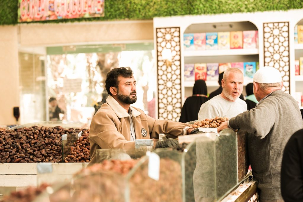 سوق الثلاثاء الشعبي في أبها