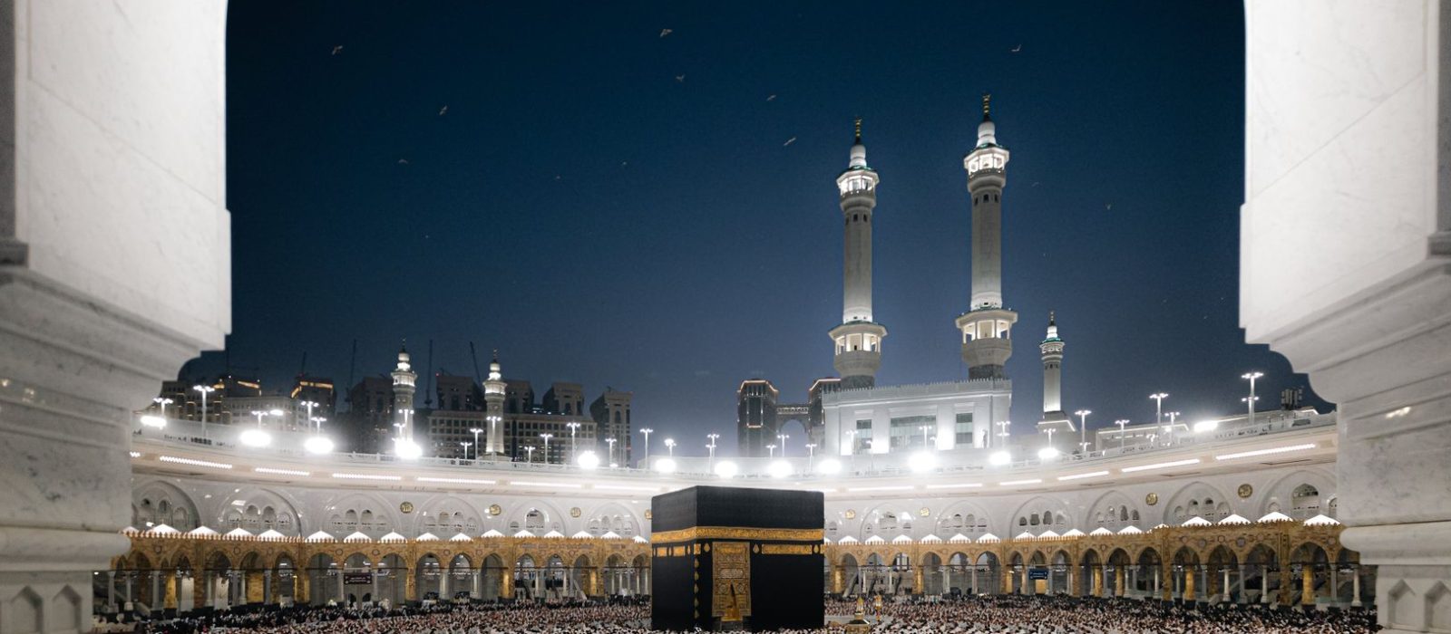 أفضل المطاعم في مكة المكرمة: دليلك الشامل لأبرز الوجهات الغذائية
